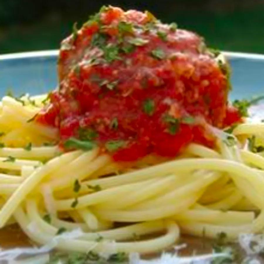 Spaghetti with a Rich Marinara Sauce