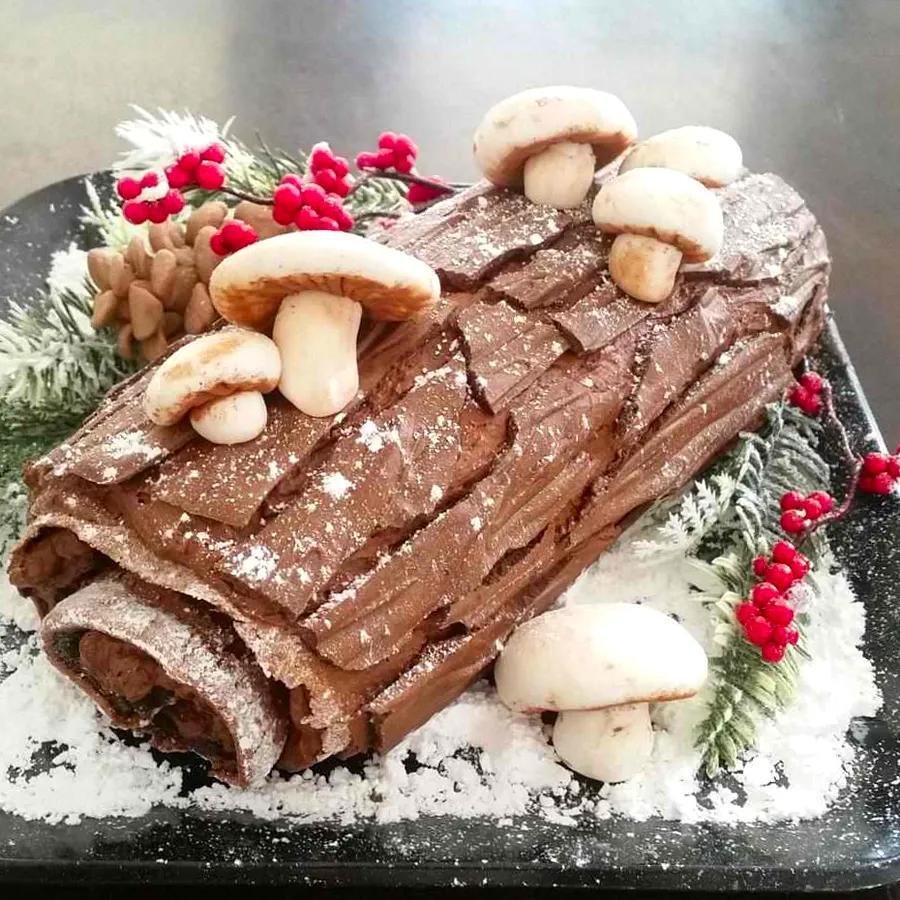 7 Stunning Yule Log Cake Recipes for Christmas