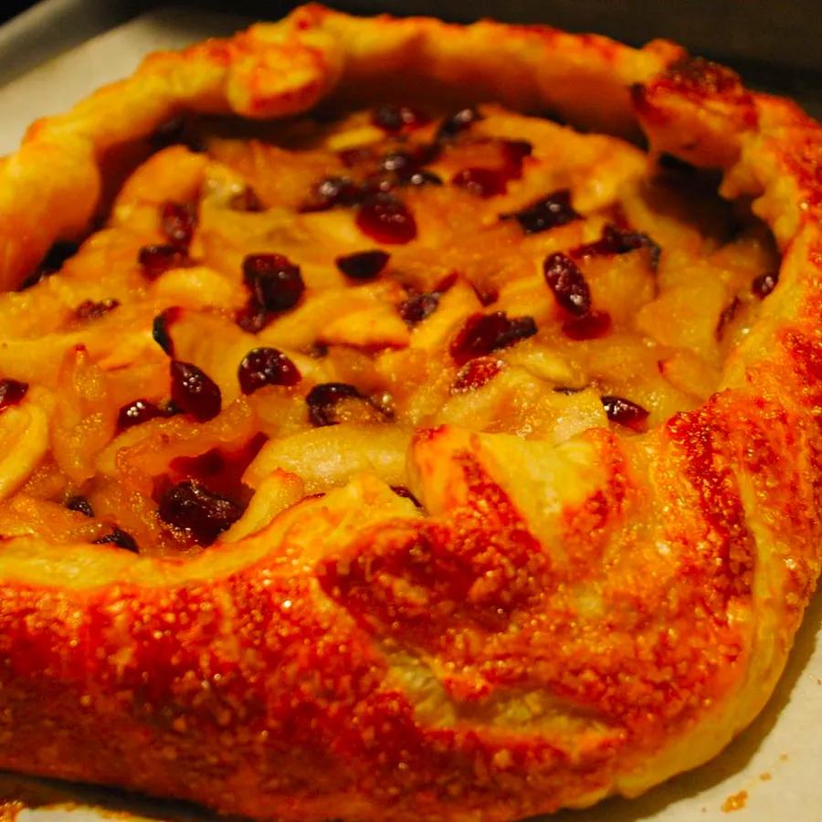 Apple-Cranberry Crostada