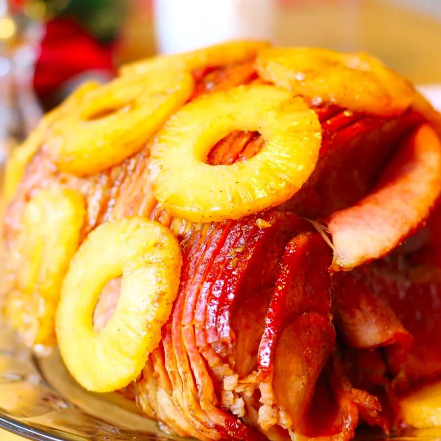 Traditional Christmas Ham Feast Menu