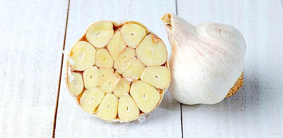 A Simple Guide to Freezing Garlic in 4 Easy Steps