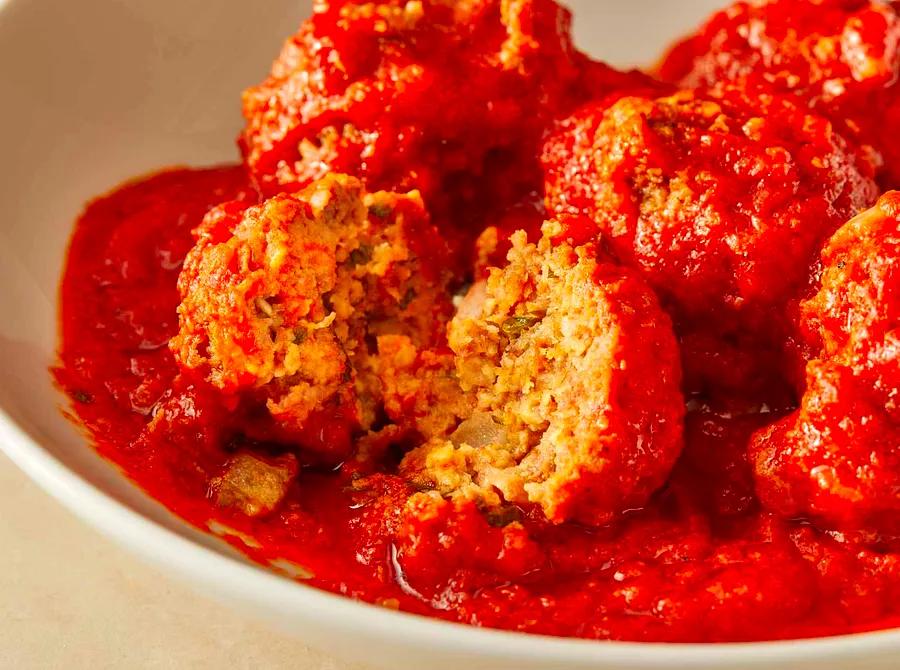 Simple Slow Cooker Meatballs