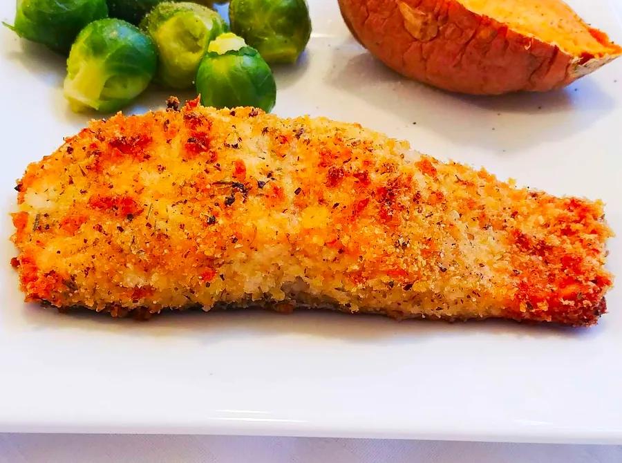 Crispy Lemon-Panko Salmon Fillets