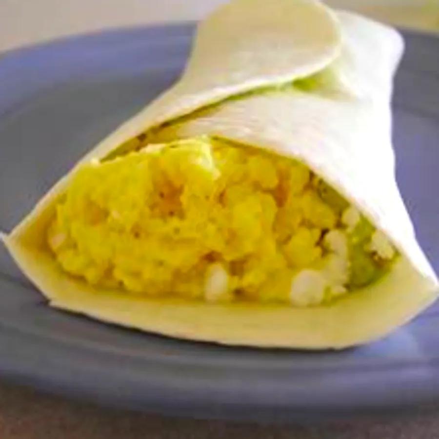 Quick and Delicious Egg and Avocado Breakfast Burrito