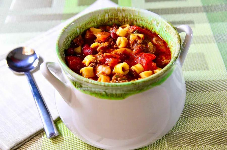 Slow Cooker Pasta Fagioli Soup: A comforting, flavorful Italian-inspired soup made effortlessly in the slow cooker.