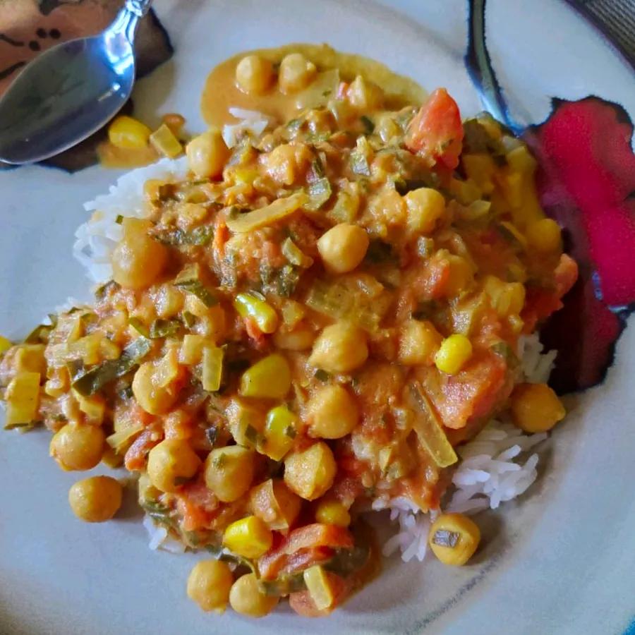 Chana Masala (Chickpeas in a Spiced Tomato Sauce)