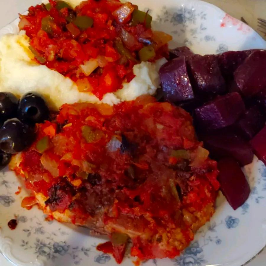 Pork Chops in Tomato Sauce