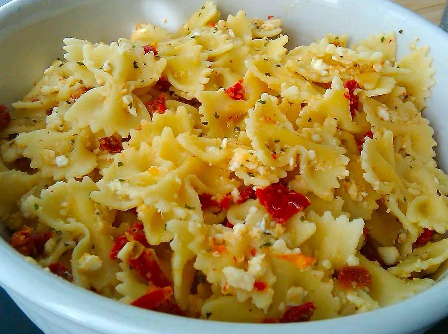 Sun-Dried Tomato and Bow Tie Pasta Dish