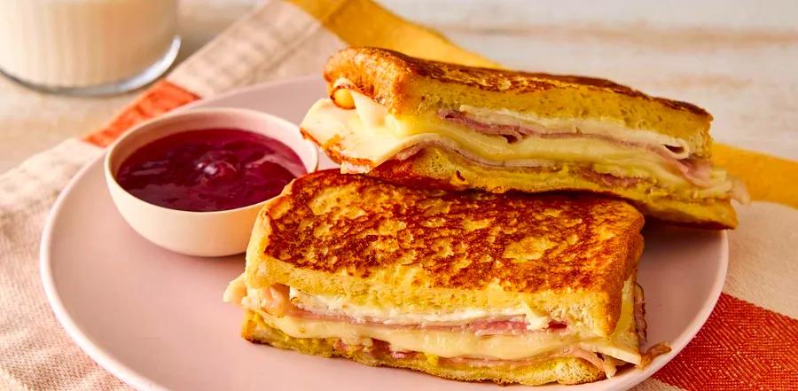 Monte Cristo Sandwich Delight