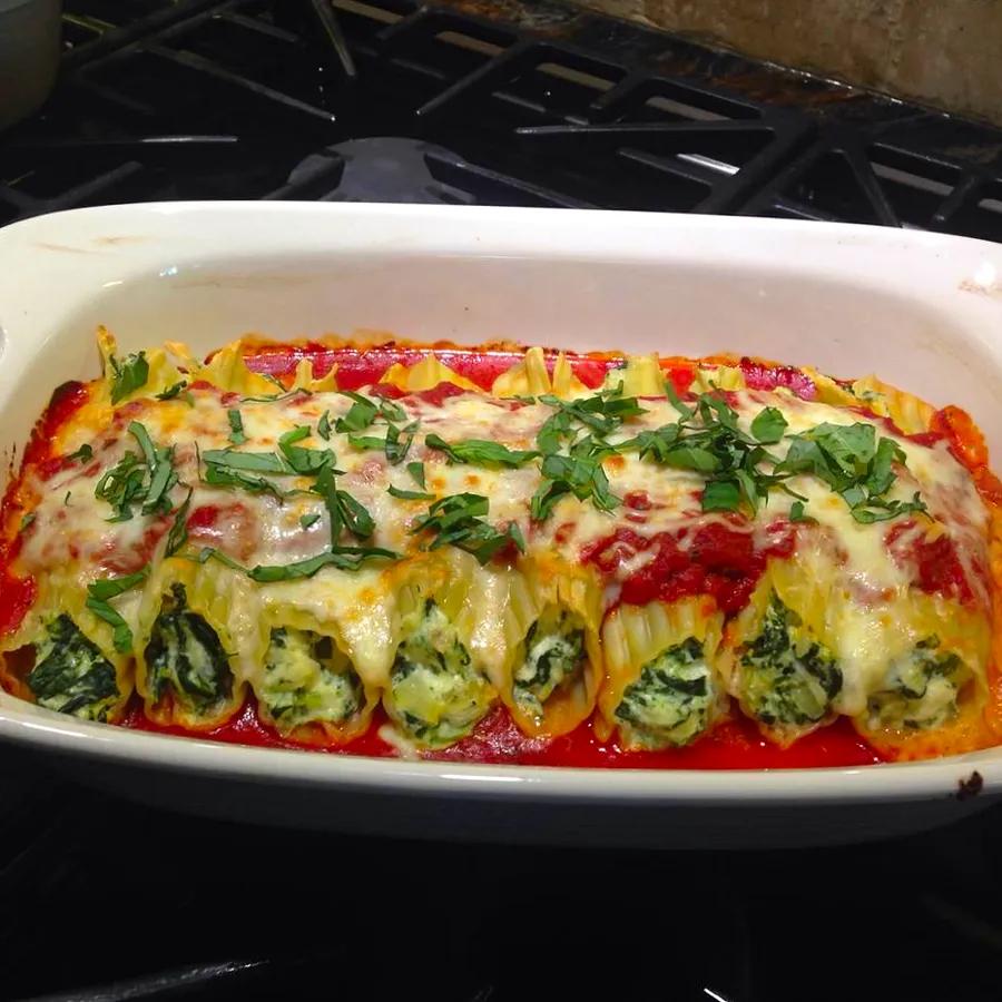 Cheese-Stuffed Spinach Manicotti