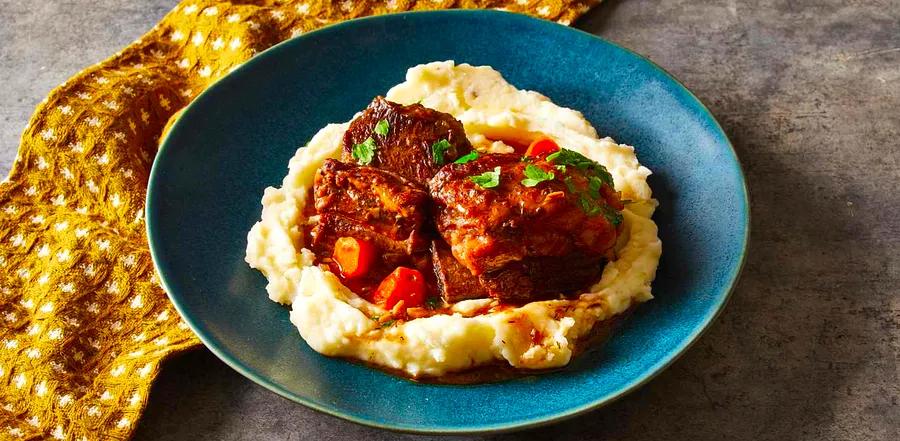 Braised Beef Short Ribs in Savory Sauce