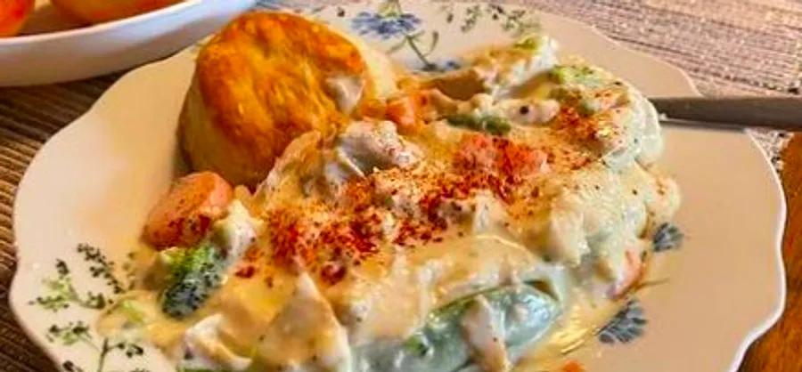 Chicken in Creamy Sauce for Biscuits