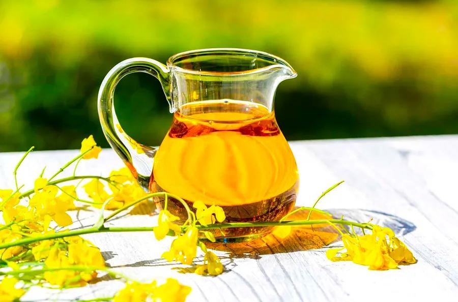 What is Rapeseed Oil and When Should You Consider Using It?