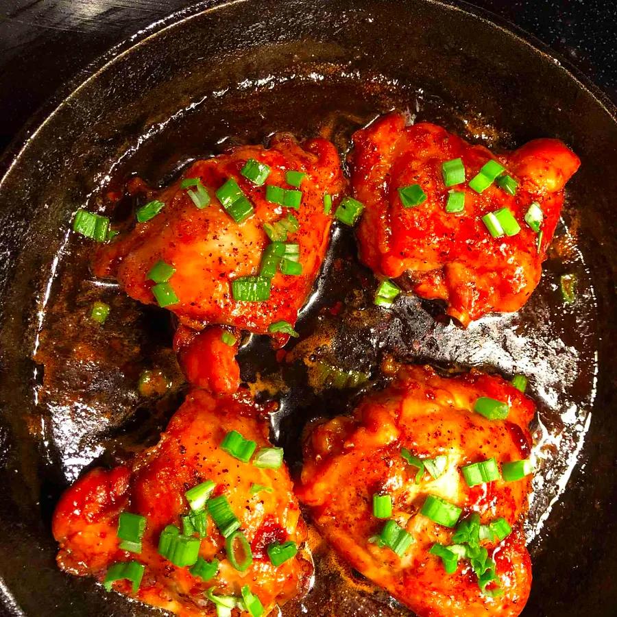 Garlic Honey-Glazed Chicken Thighs