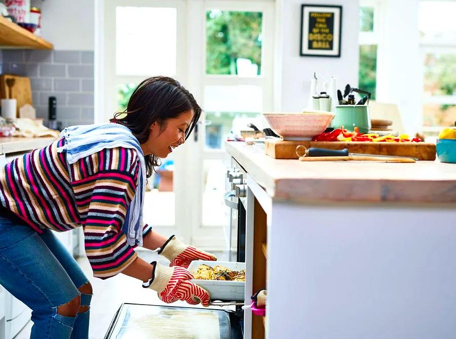 How to Cook Several Dishes Simultaneously in the Oven