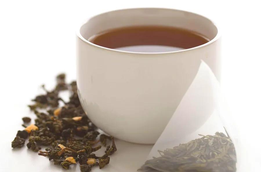 Top 10 Teas to Calm Your Sore Throat