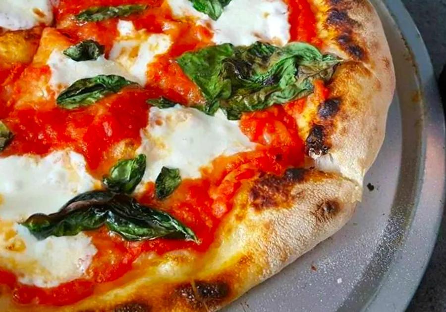 How to Make Neapolitan Pizza at Home