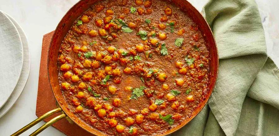 Chana Masala (Spiced Indian Chickpeas)