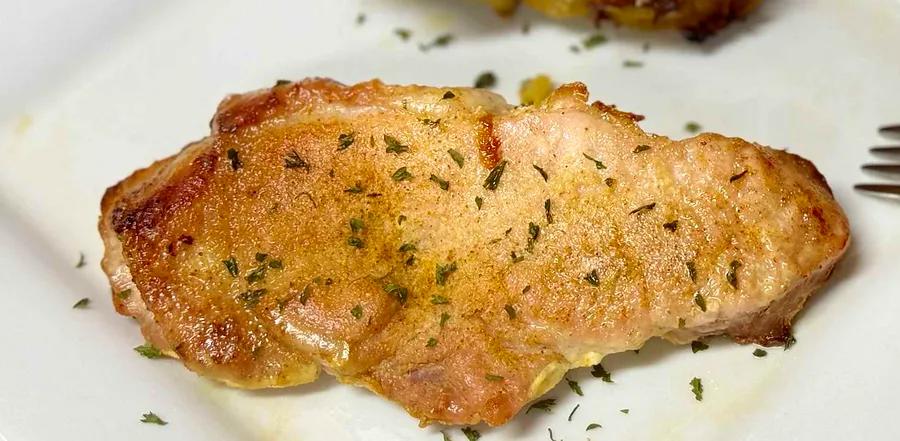 Garlic-Seasoned Baked Pork Chops