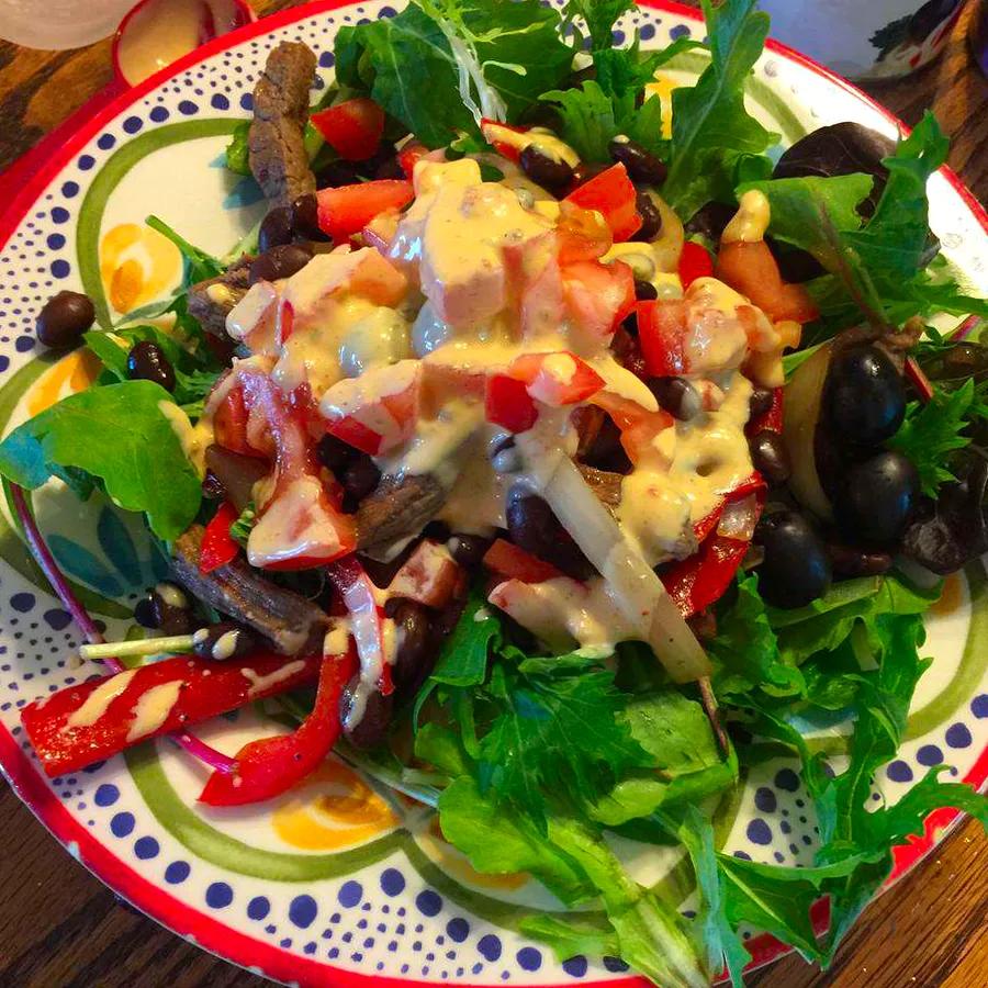 A vibrant and flavorful Steak Fajita Salad, perfect for a quick and satisfying meal.