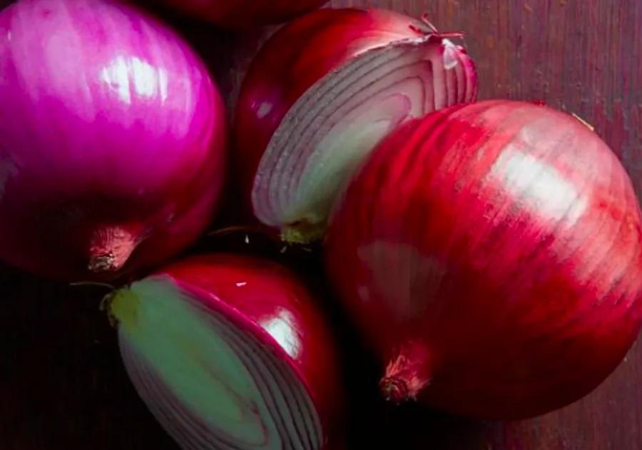 Two Techniques for Cutting Onions Without the Tears