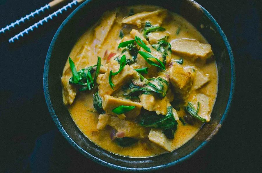 Peanut Sauce Seitan (Vegetarian Gai Tua)