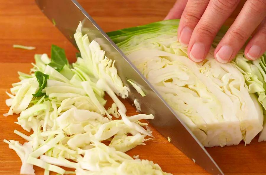 3 Simple Ways to Shred Cabbage