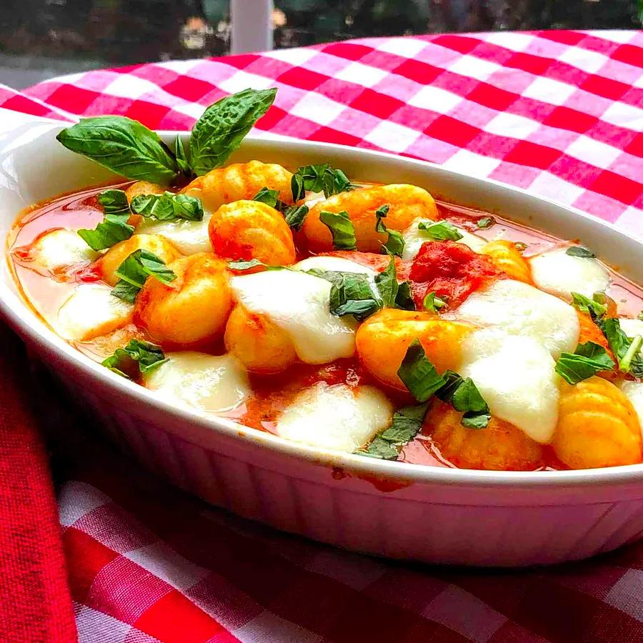 Gnocchi with Tomato Sauce and Mozzarella Cheese