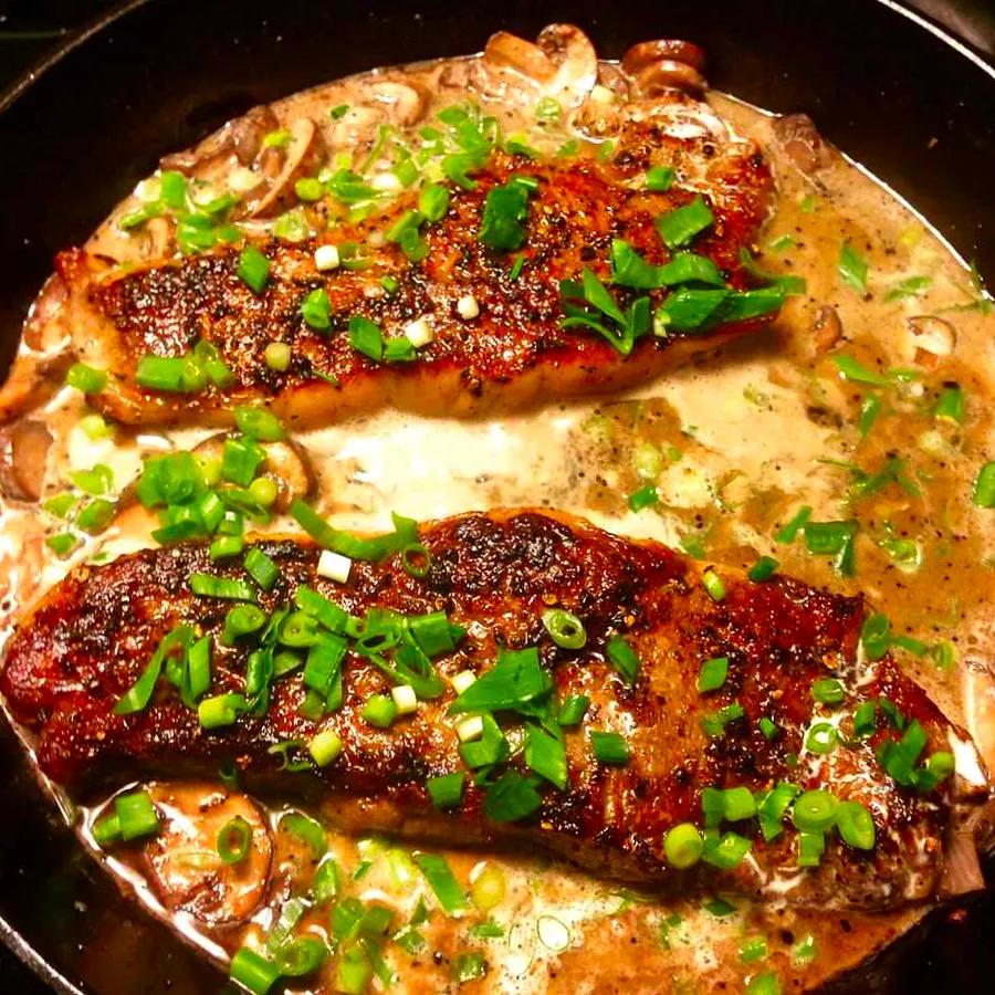 Brandy-Flamed Peppercorn Steak