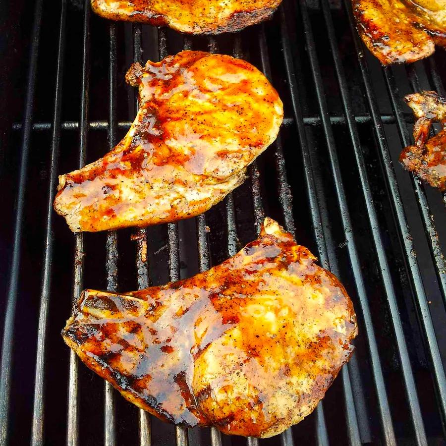 Brown Sugar Glazed Grilled Pork Chops