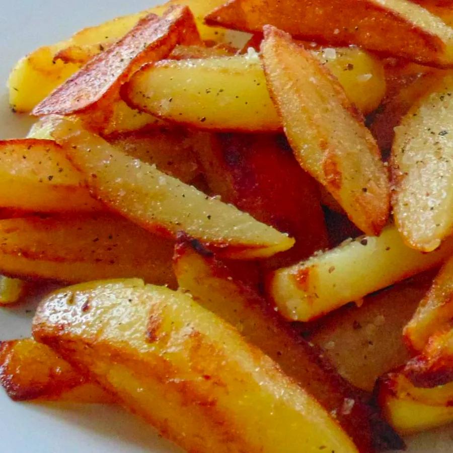 Crispy Salt and Pepper Skillet Fries