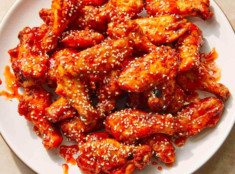 Crispy Honey Sriracha Chicken Wings Recipe