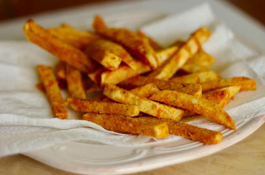 Crispy Cajun Fries with a perfect crunch and flavorful seasoning, a delicious treat for your taste buds!