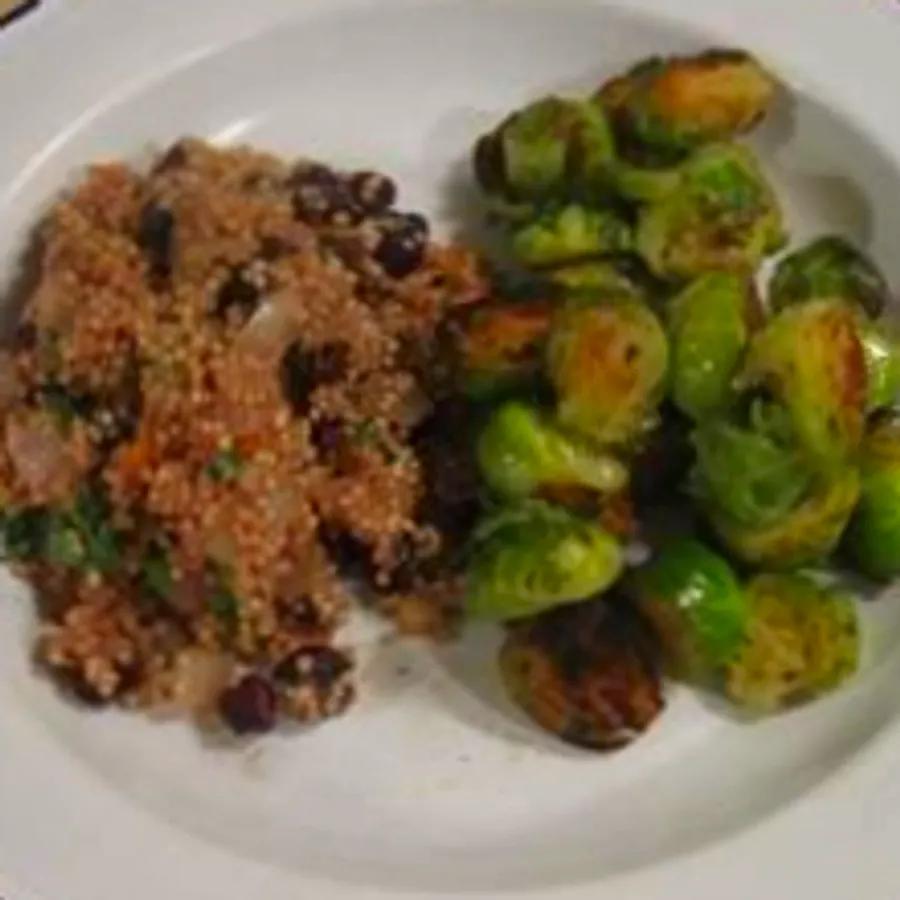 Sweet and Spicy Quinoa with Carrots and Raisins