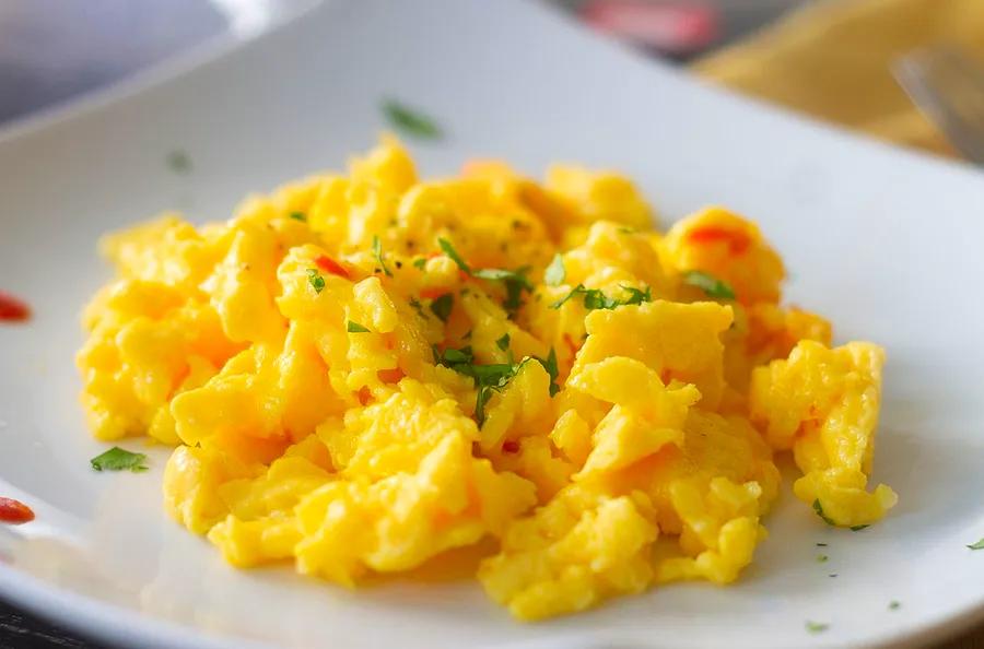 The Ultimate Guide to Fluffy Scrambled Eggs