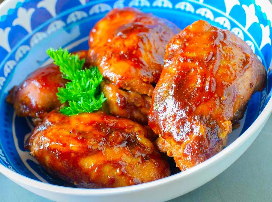 Slow Cooker BBQ Chicken Thighs