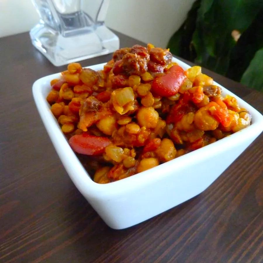 Hearty Vegetarian Bean Curry