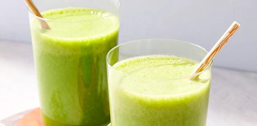 Energizing Spinach and Banana Smoothie