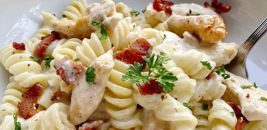 Creamy Chicken Bacon Ranch Pasta