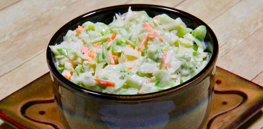 Classic Creamy Coleslaw