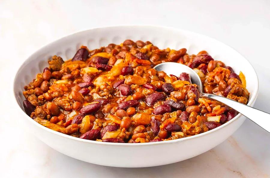 Slow Cooker Cowboy Baked Beans