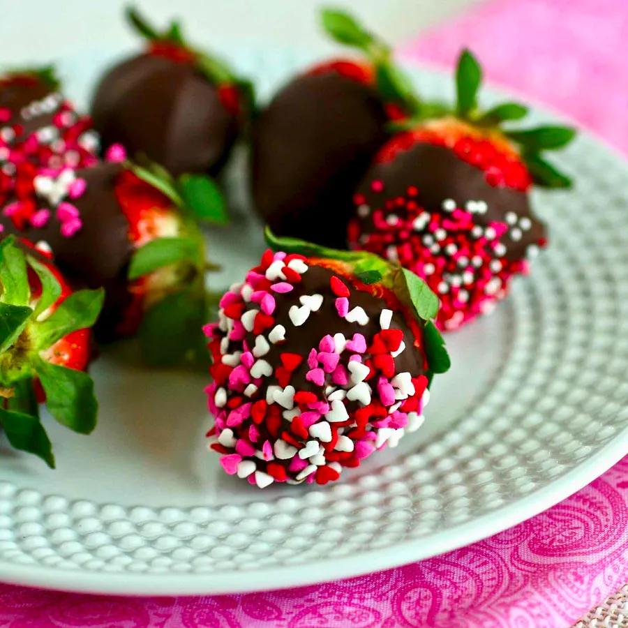 How to Make Perfect Chocolate-Dipped Strawberries