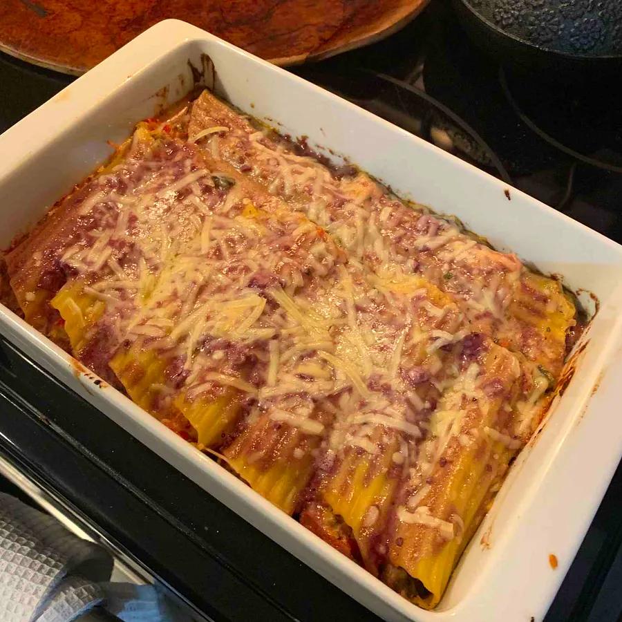 Vegetable-Stuffed Cannelloni Delight