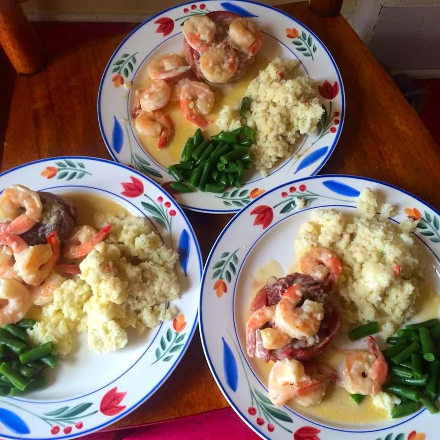 Filet Mignon with Shrimp in Garlic Cream Sauce