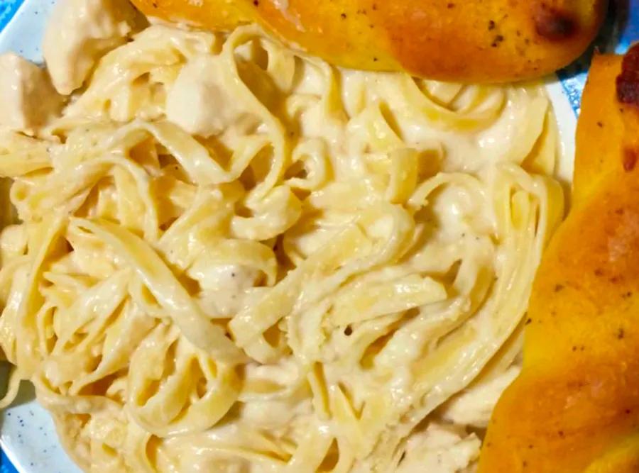 Crockpot Chicken Alfredo