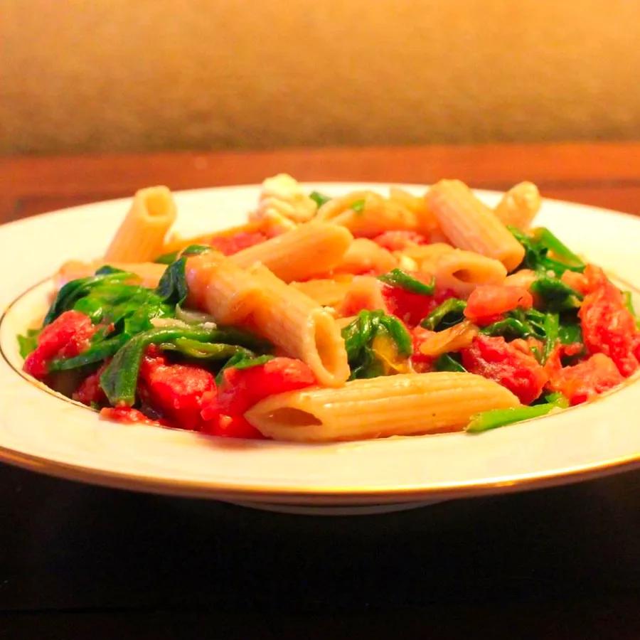 Greek-Inspired Pasta with Tomatoes and White Beans