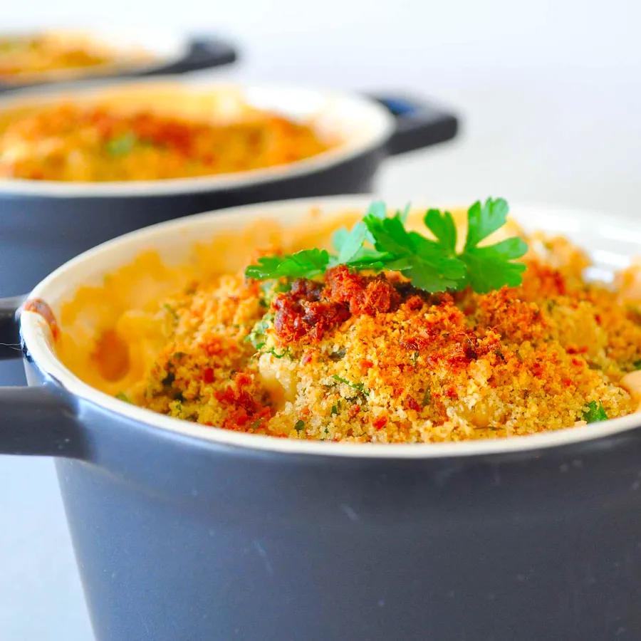 Classic Homemade Macaroni and Cheese