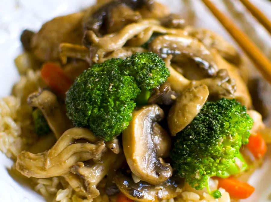 Moo Goo Gai Pan Stir-Fry