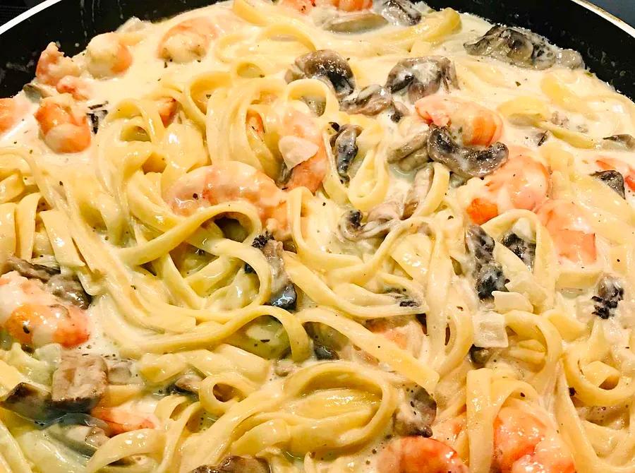 Shrimp and Mushroom Alfredo Pasta