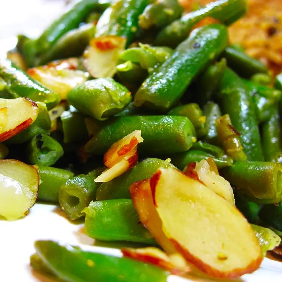 Lemon Pepper Green Beans with Almonds